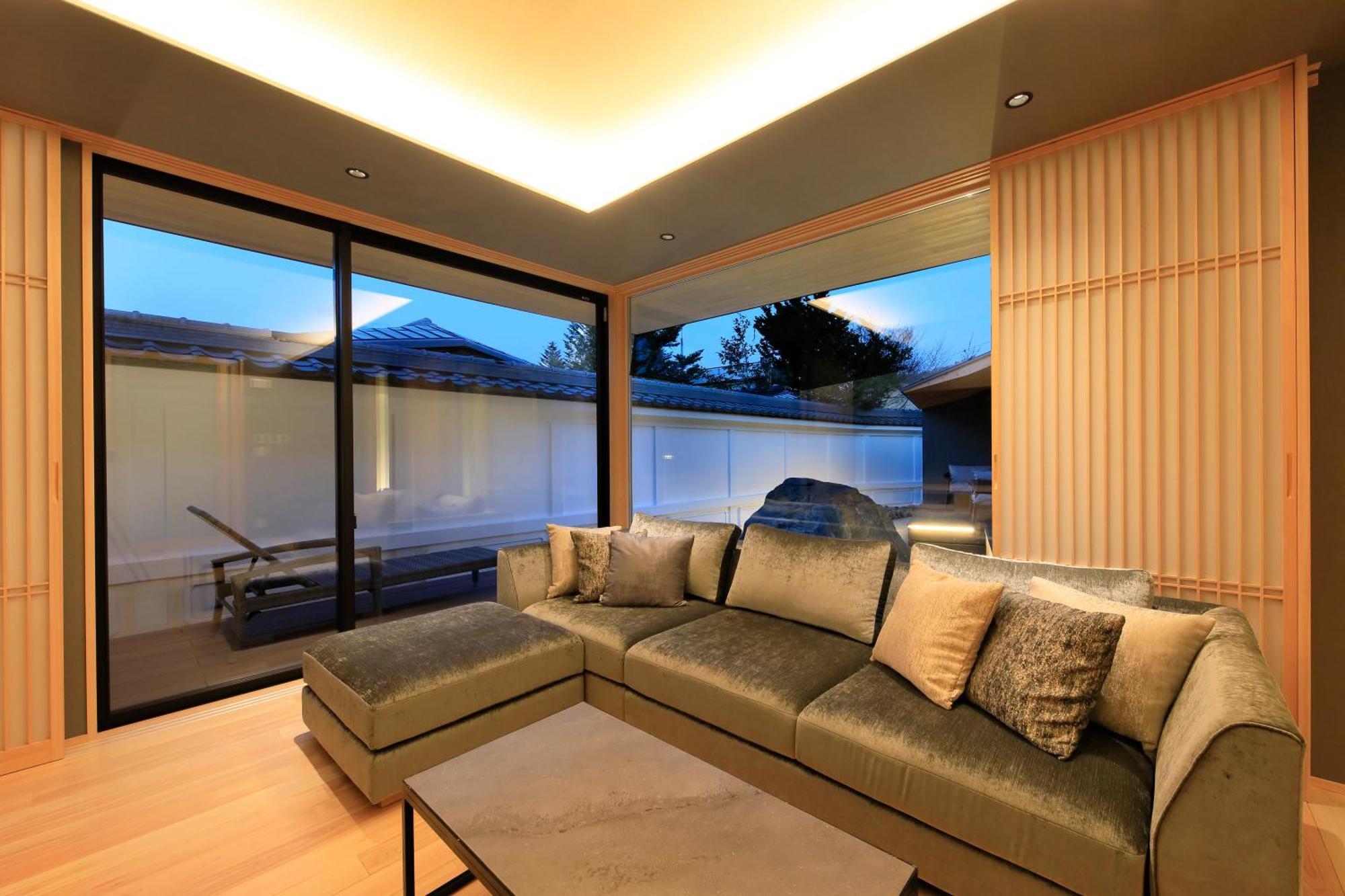 Fuji Onsenji Yumedono Hotel Fujikawaguchiko Exterior photo A living room in a Japanese house
